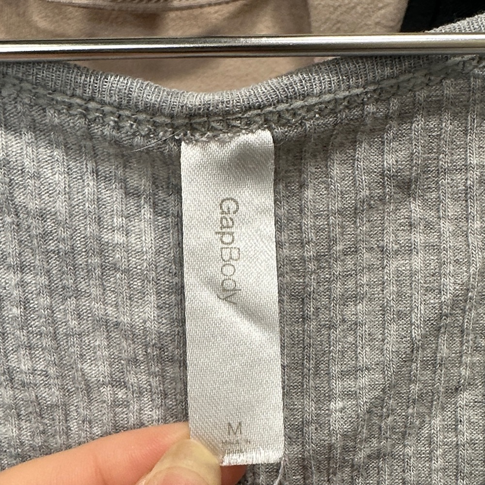 GAP Gray Ribbed Tank Top - Picture 2 of 3